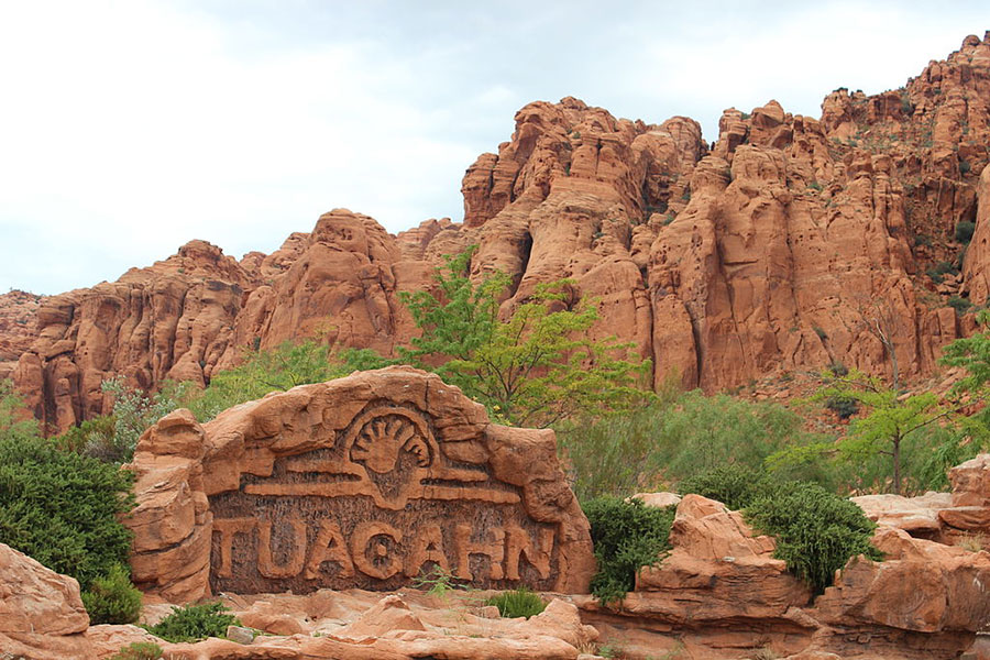 tuacahn center for the arts sign