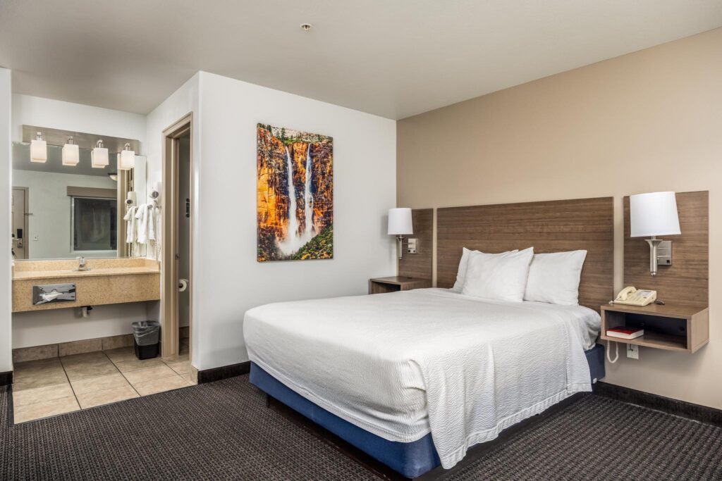 Single Queen Bed at St. George Inn & Suites