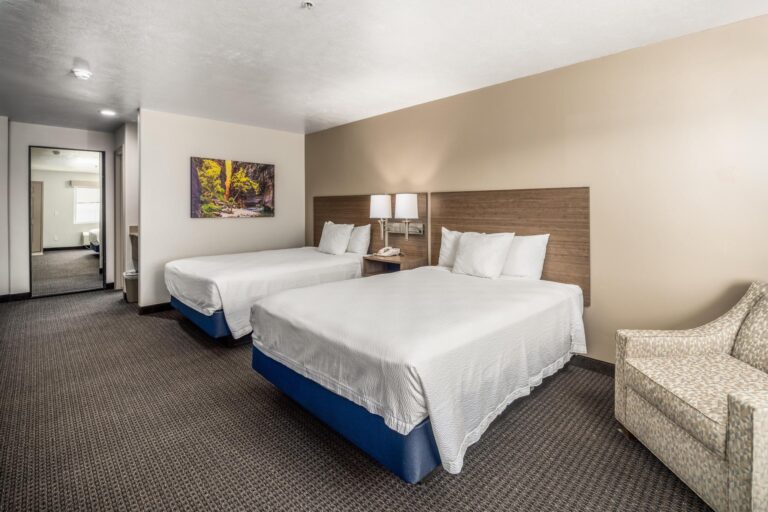 2 Queen Beds